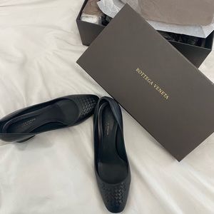 Authentic Bottega Veneta Leather Pumps